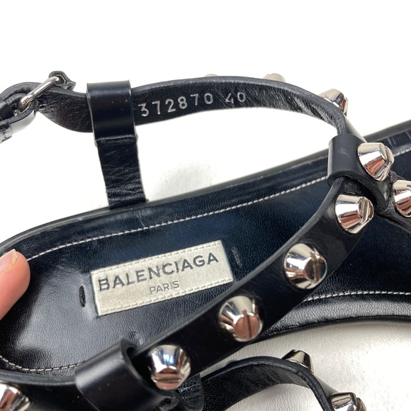 Balenciaga Studded Tstrap thong sandals - Picture 8 of 9